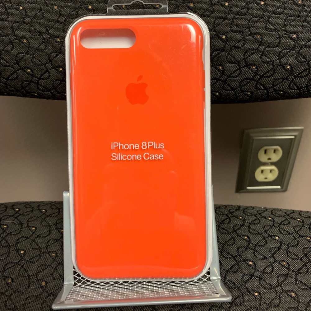 Apple IPhone 8plus Silicone Case Spicy Orange NWT